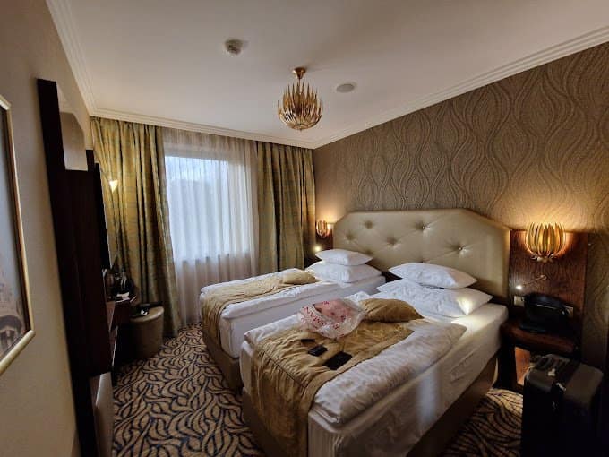 Kings Casino – Let’s Go Poker